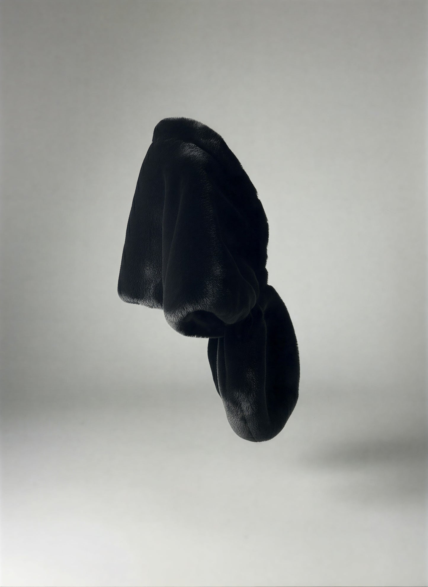 Aurelia Noir Capelet